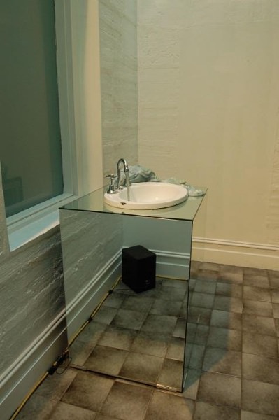 installation view hand basin sound space 1