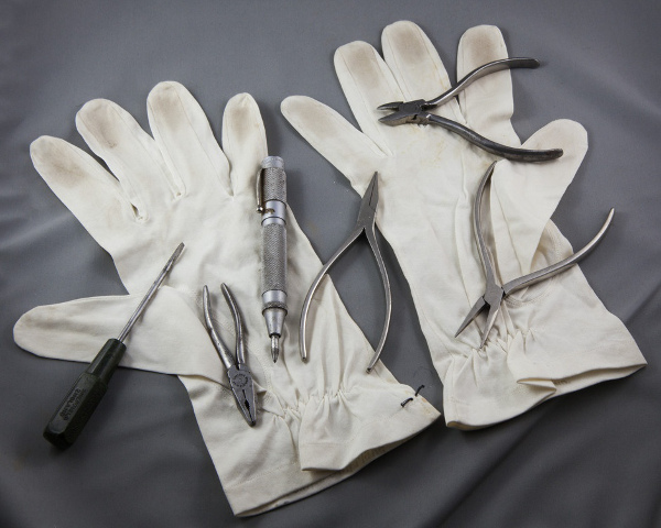 13 - 16.whistleblower_scientists gloves_WEB.jpg